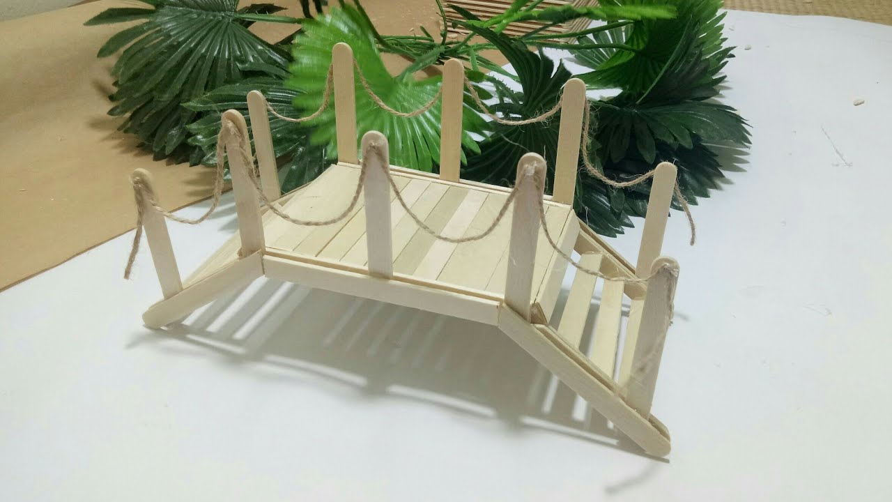 como elaborar un puente con palitos de paleta