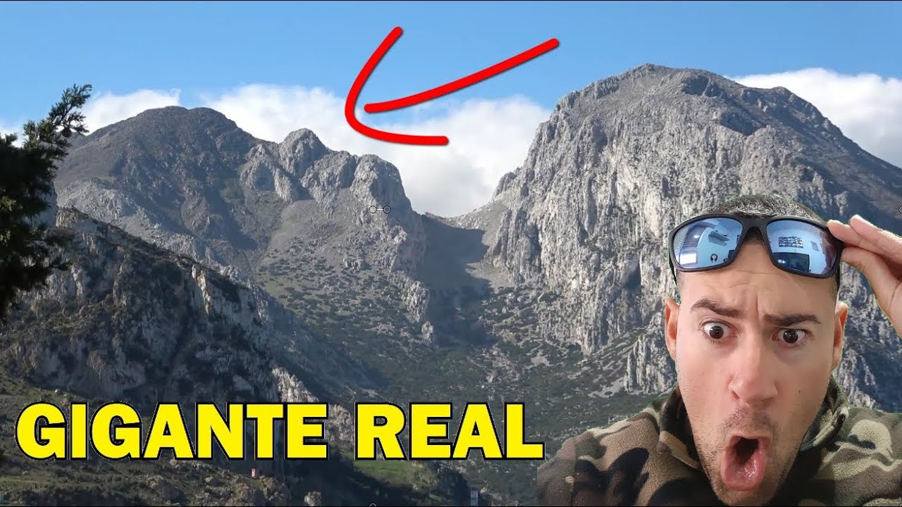 montaña con forma de mujer