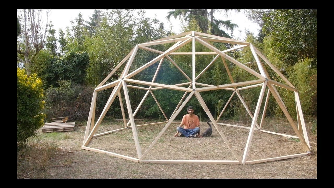 estructura en forma de domo de un edificio